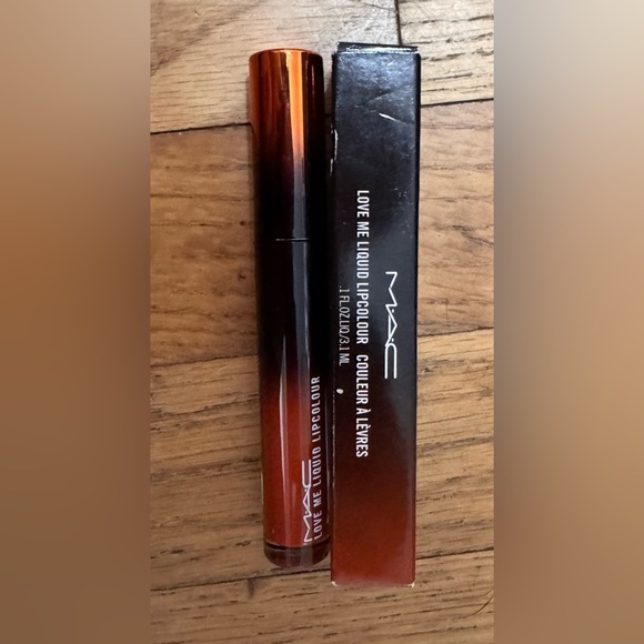 MAC LOVE ME LIQUID LIPCOLOUR - MY LIPS ARE INSURED (INTENSE BURNT ORANGE) - Picture 3 of 3
